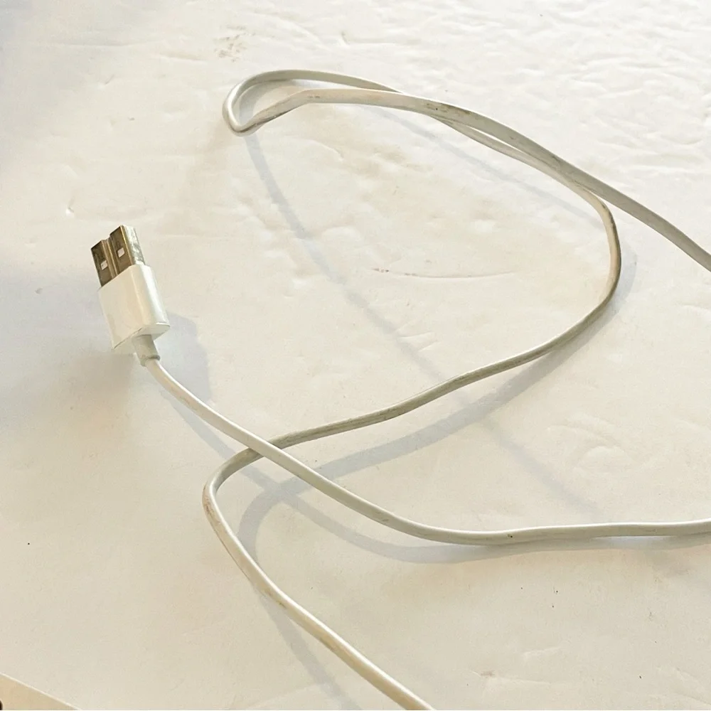 Genuine Apple A1242‎ Wired USB Compact Aluminum Keyboard 2 USB Ports MB869LL/A